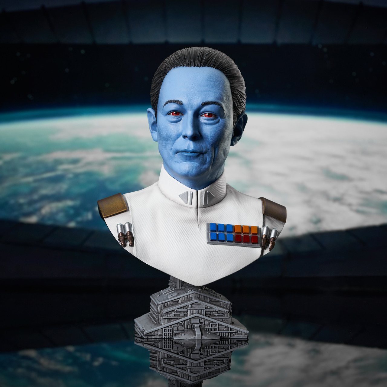 Pre-Order Gentle Giant Star Wars Grand Admiral Thrawn Legends in 3D 1/2 Scale Bust